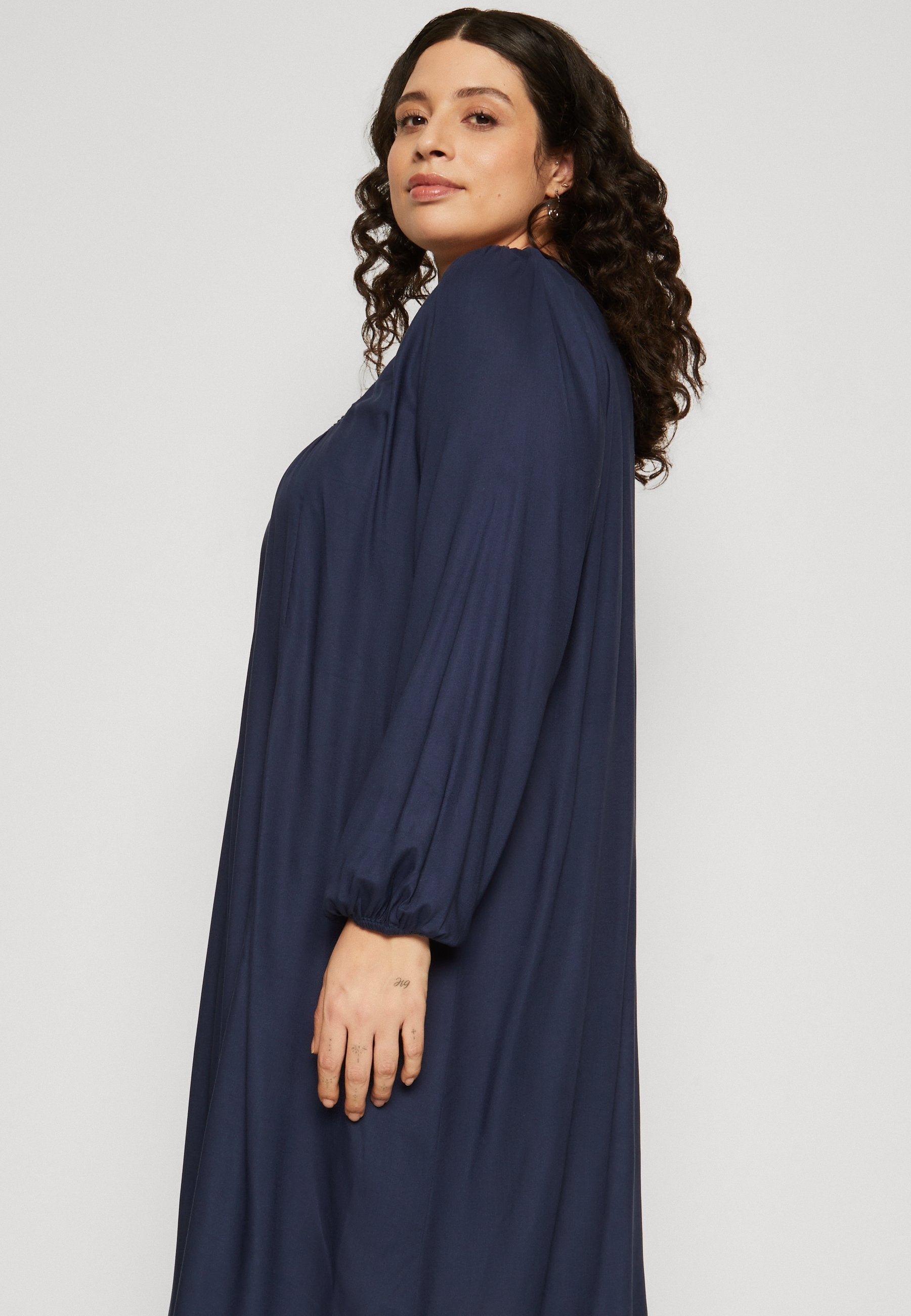 CARSIDNEY LIFE EMBROIDERY DRESS Media 5