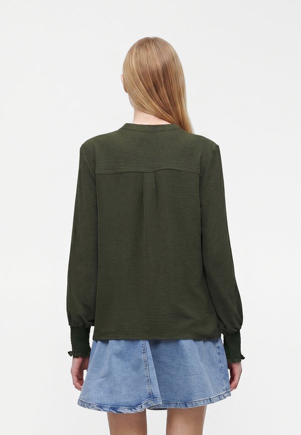 ONLY ONLMETTE V-NECK LS SMOCK TOP NOOS WVN