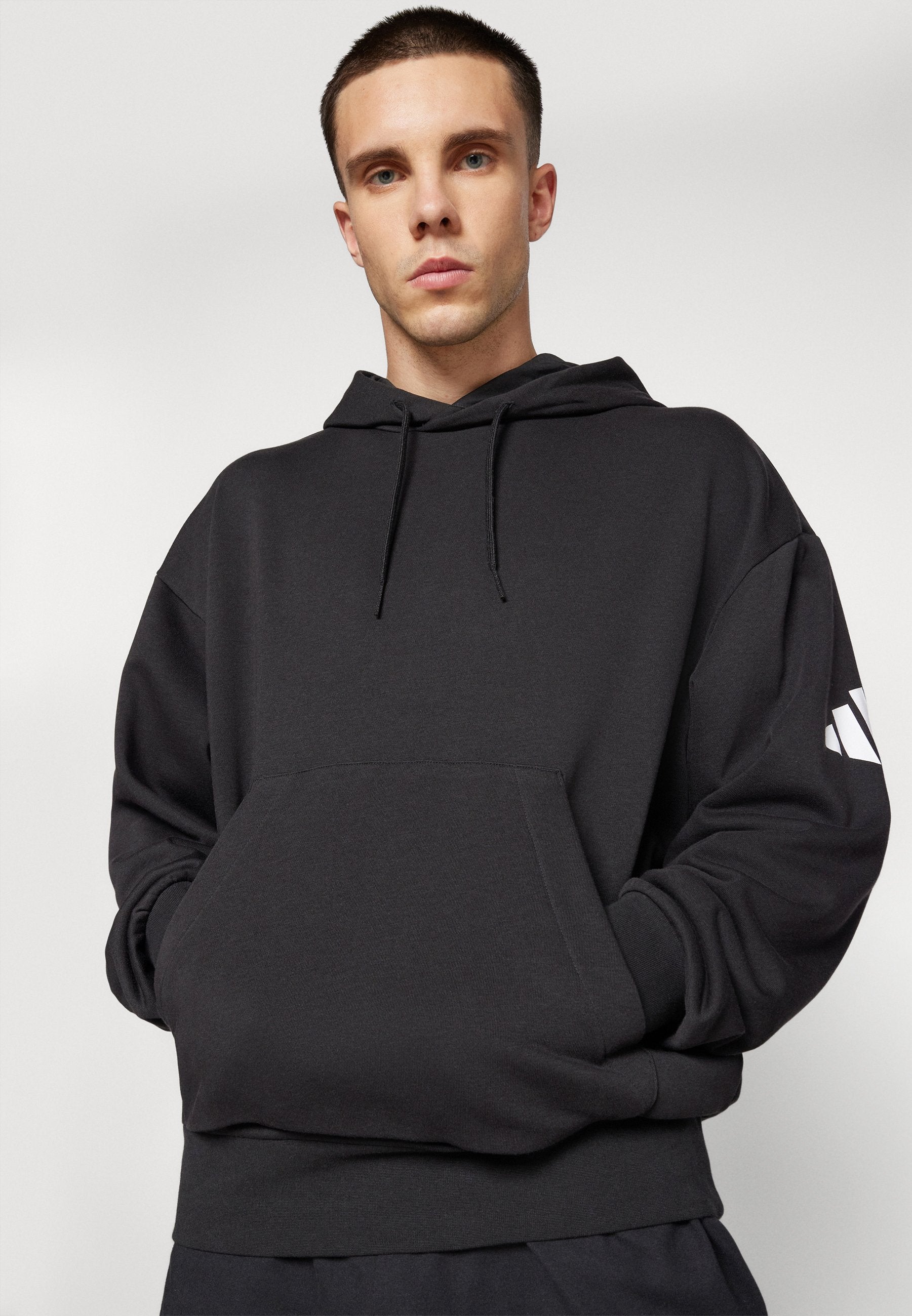 adidas Sportswear ESSENTIALS LOSE FIT HOODIE