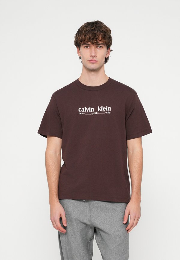 Calvin Klein Jeans 30S NYC GRAPHIC TEE - Print T-shirt - rich brown