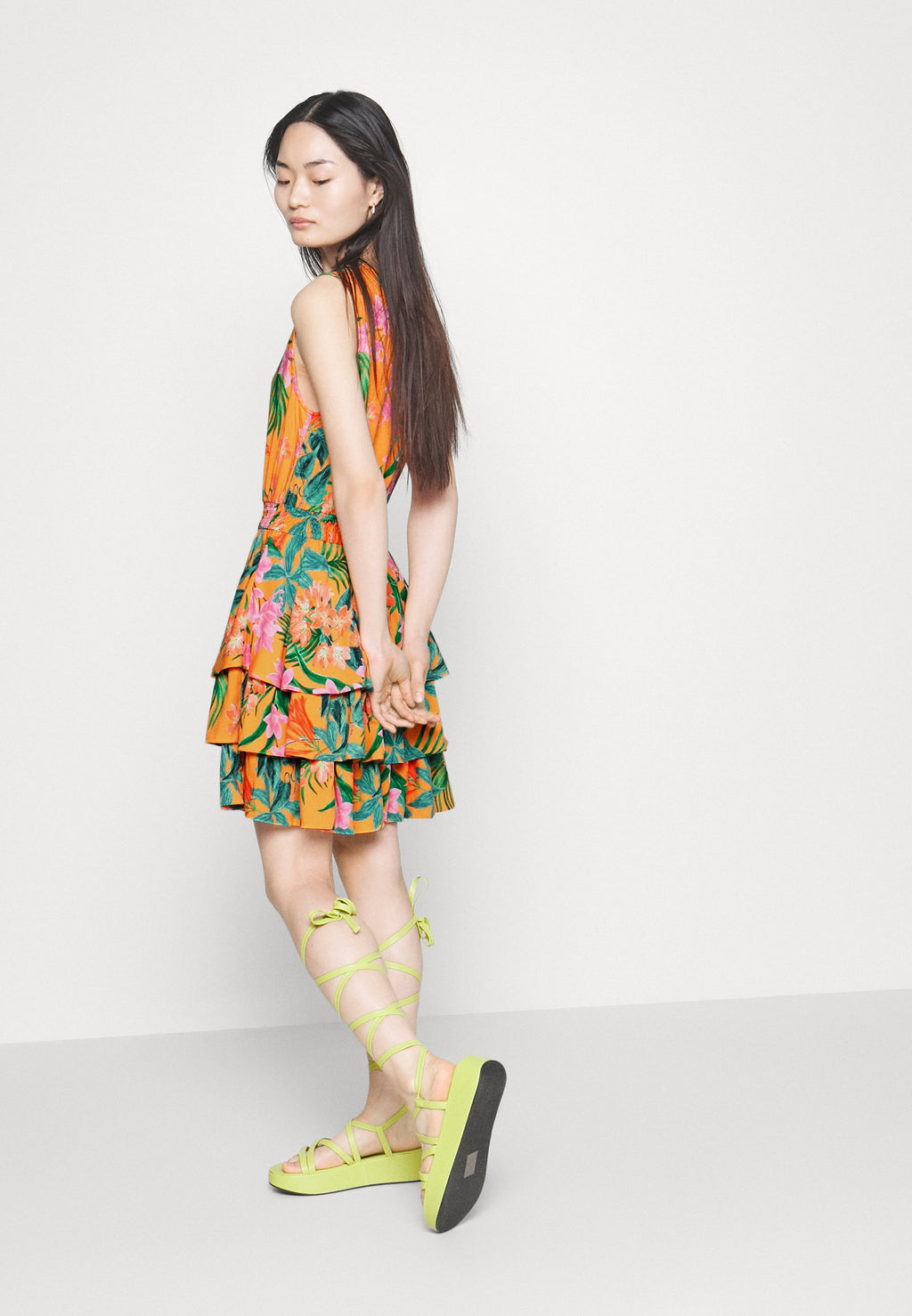 ONLTROPICA SMOCK LAYER DRESS Media 5