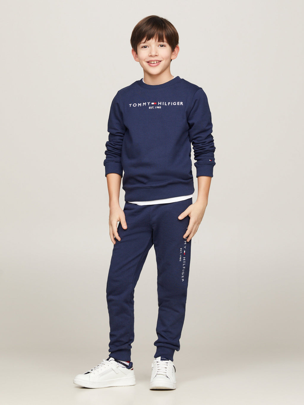 ESSENTIAL UNISEX Media 2