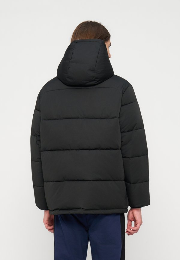 EA7 Emporio Armani