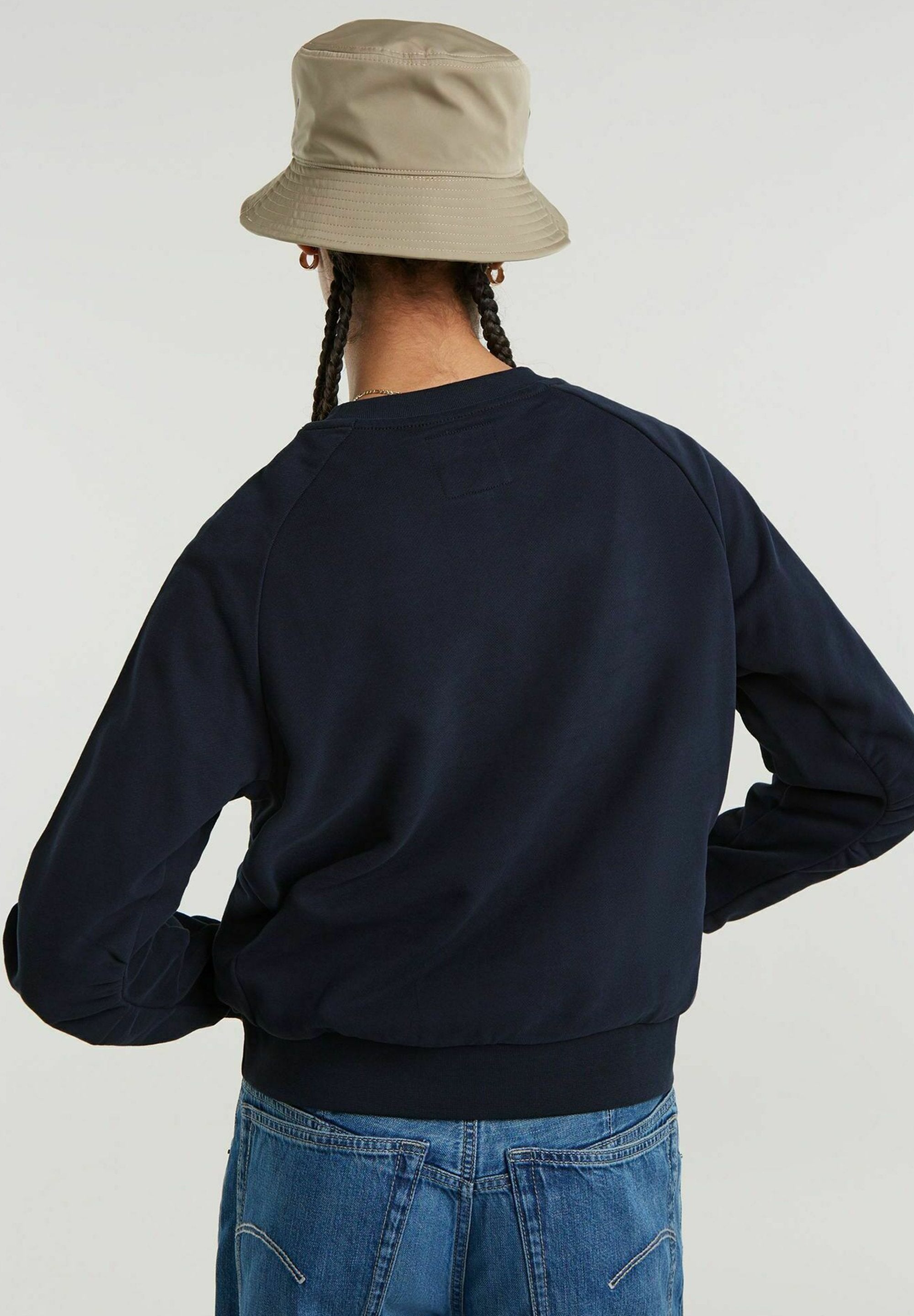 SLEEVE CONSTRUCTION  Media 4