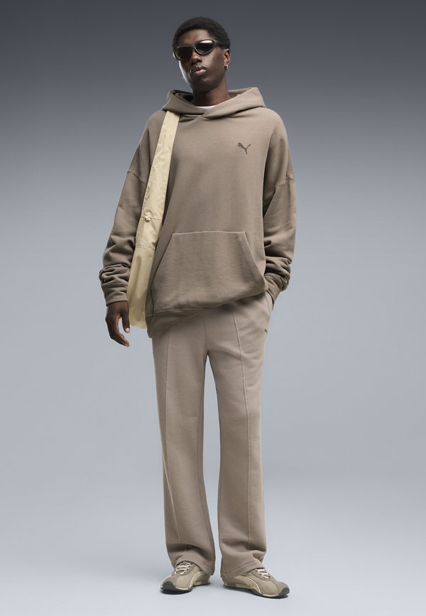 Puma ESSENTIALS RELAXED JOGGINGHOSE - Tracksuit bottoms - mouse gray