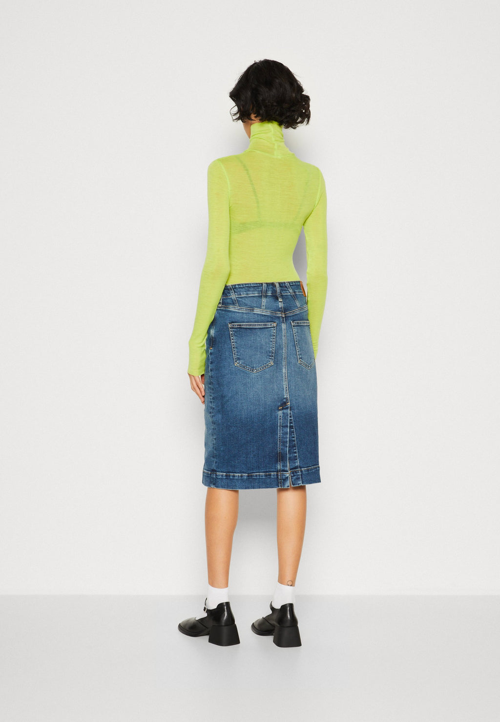 SKIRT Media 5
