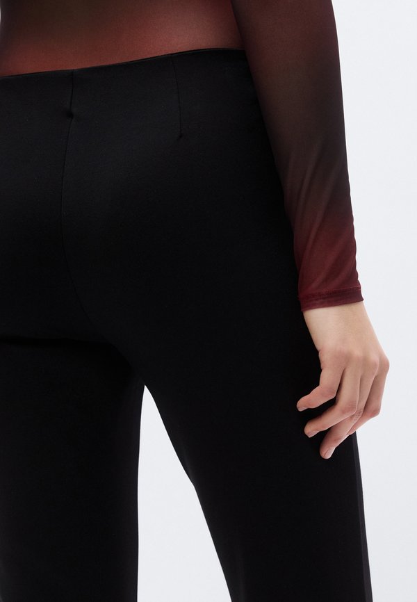 DKNY SEAM FLARE LEG