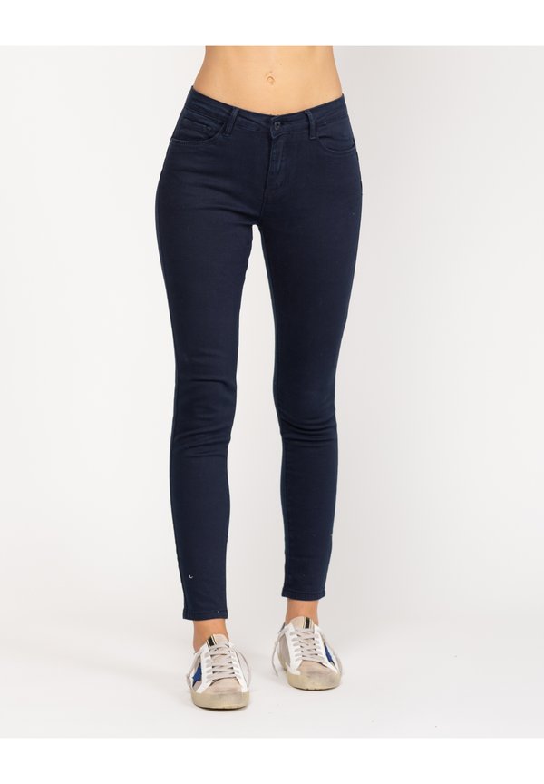 Tantra MIT HOHER TAILLE