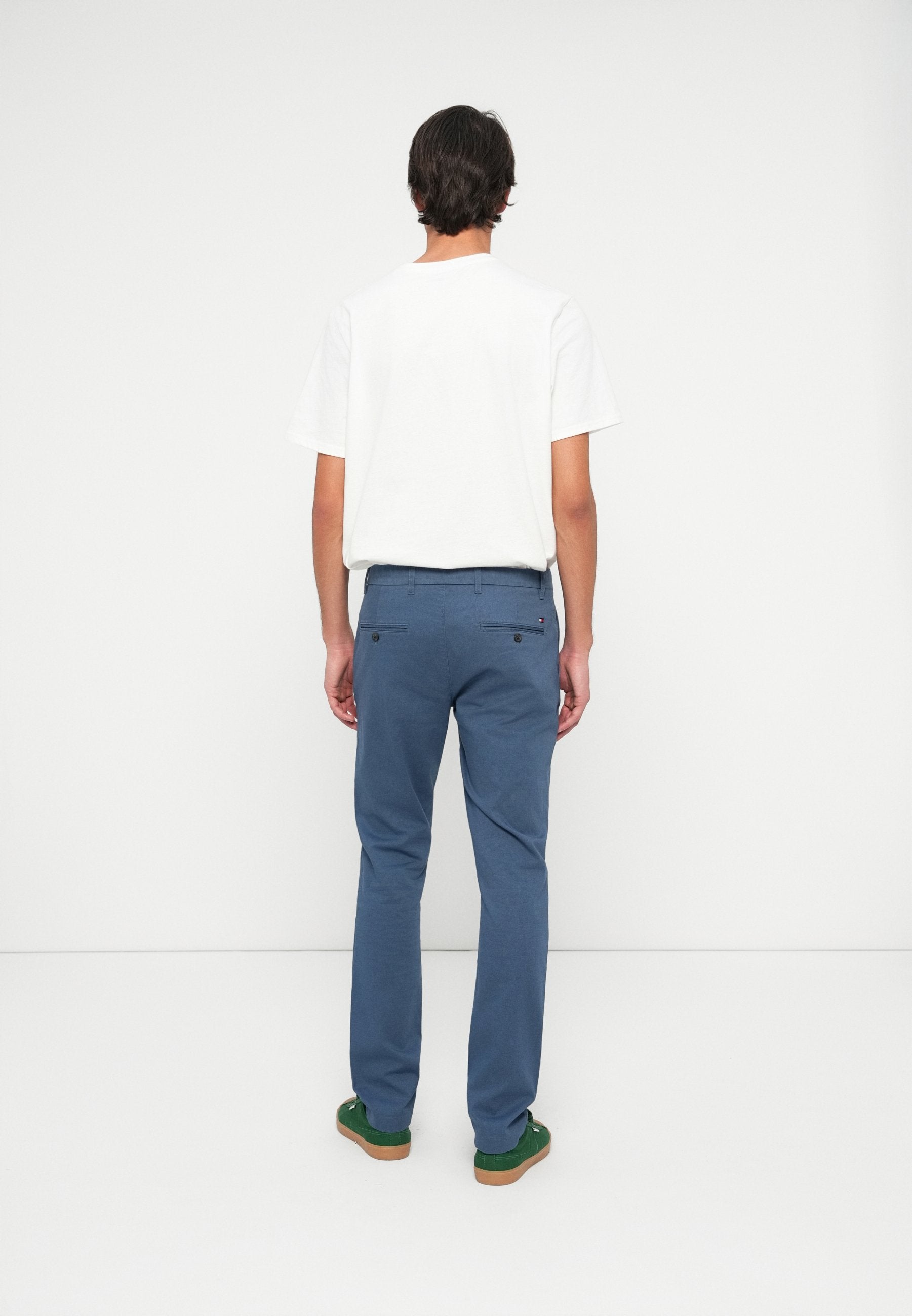 BLEECKER TEXTURED PRINT SLIM TROUSERS Media 4