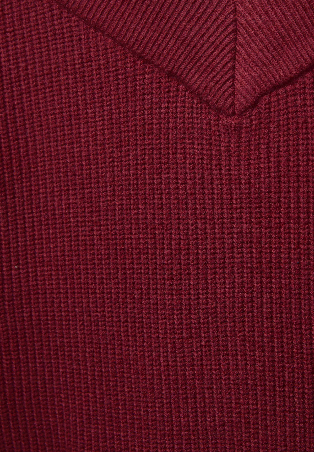 PULL&BEAR PURL WITH A V-NECKLINE