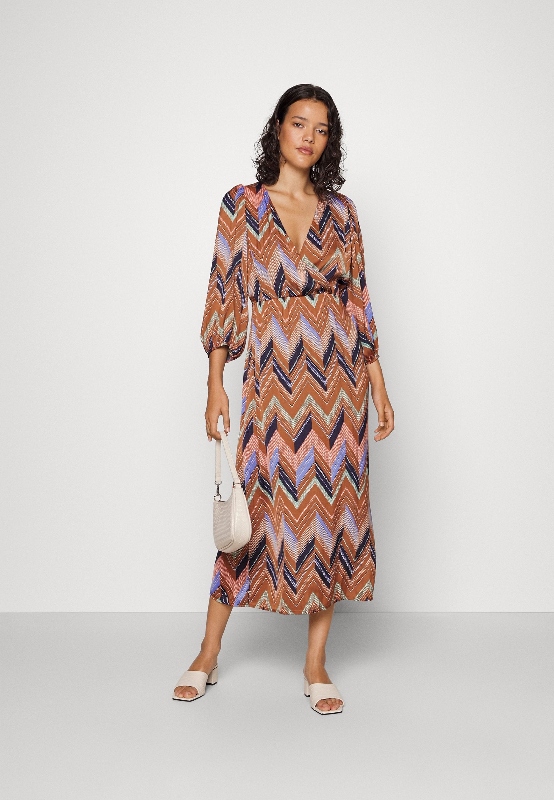 ONLSHEA LONG WRAP DRESS Media 2