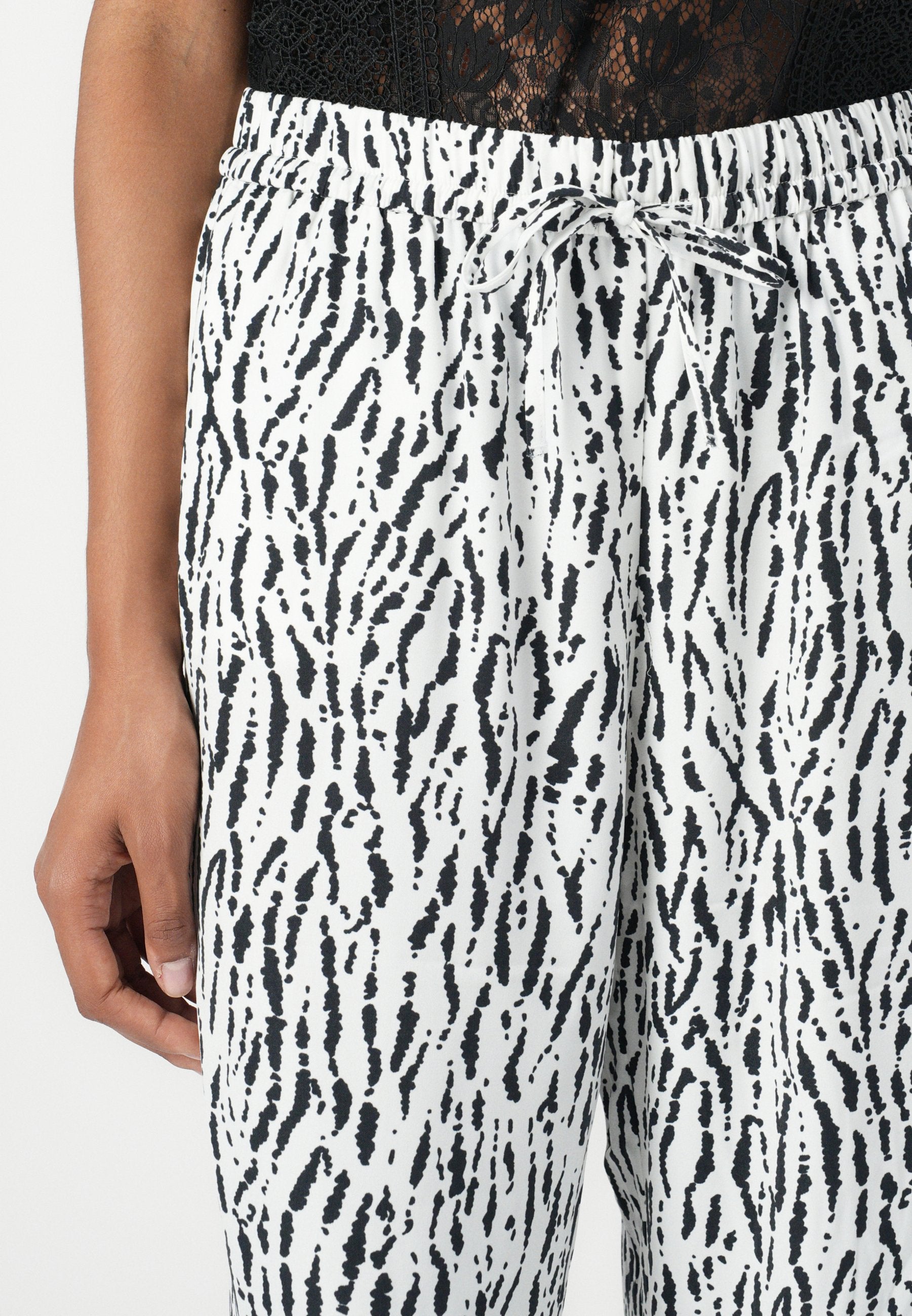 ONLTHALIA LIFE STRING PANT Media 6