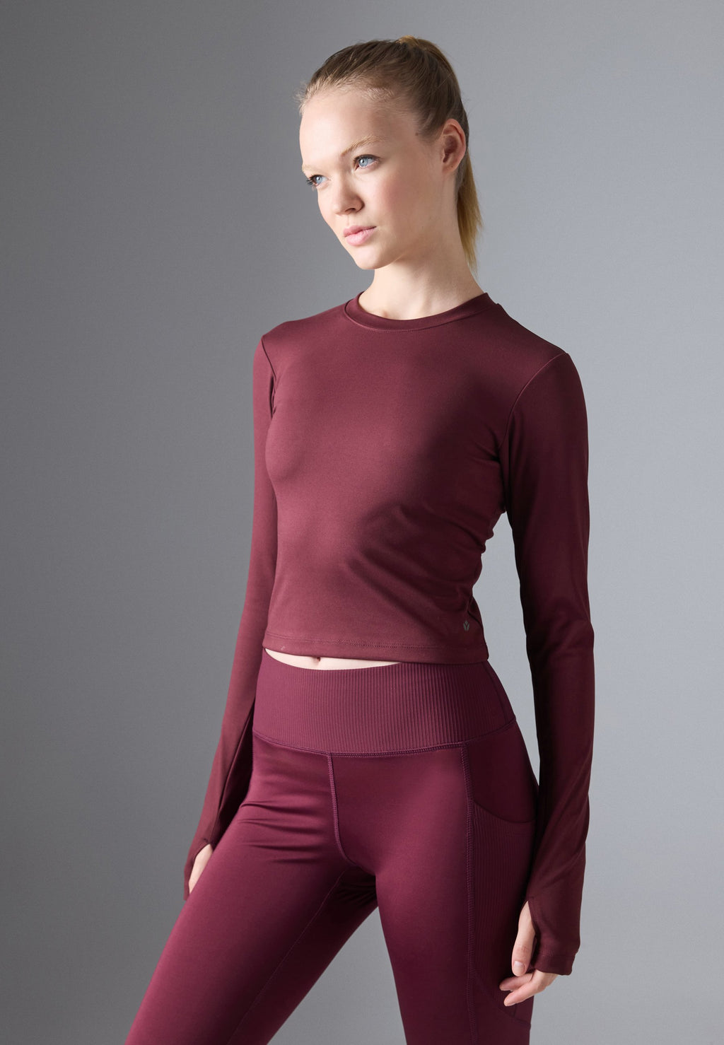 Even&Odd active ESSENTIAL FITTED CROPPED LONG SLEEVE SPORTS TOP