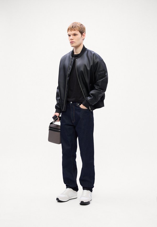 Calvin Klein 90S TAPER