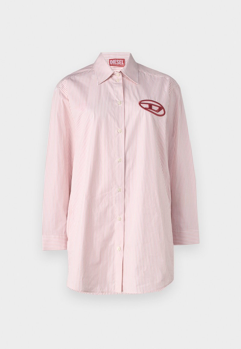 Rosa-weißer gestreifter Langarmshirt mit einem runden Kragen, Knopfverschluss vorne und einem roten gestickten Logo auf der linken Brust.
