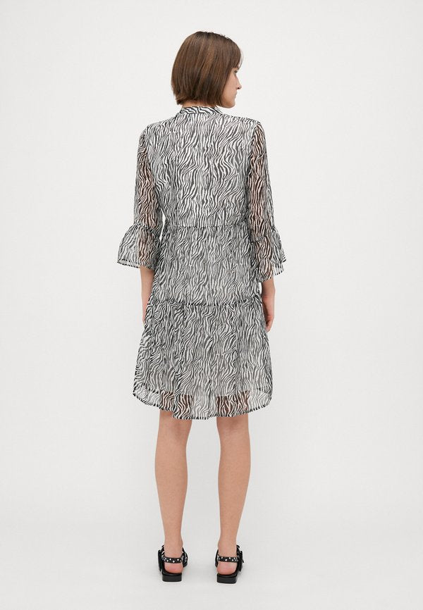 Vero Moda Tall VMSMILLA 3/4 SHORT DRESS