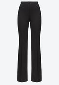 Schwarze weit ausgestellte Hose aus glattem Stoff mit hohem Bund, vorderem Reißverschluss und taillierter Passform, geeignet für verschiedene Anlässe.