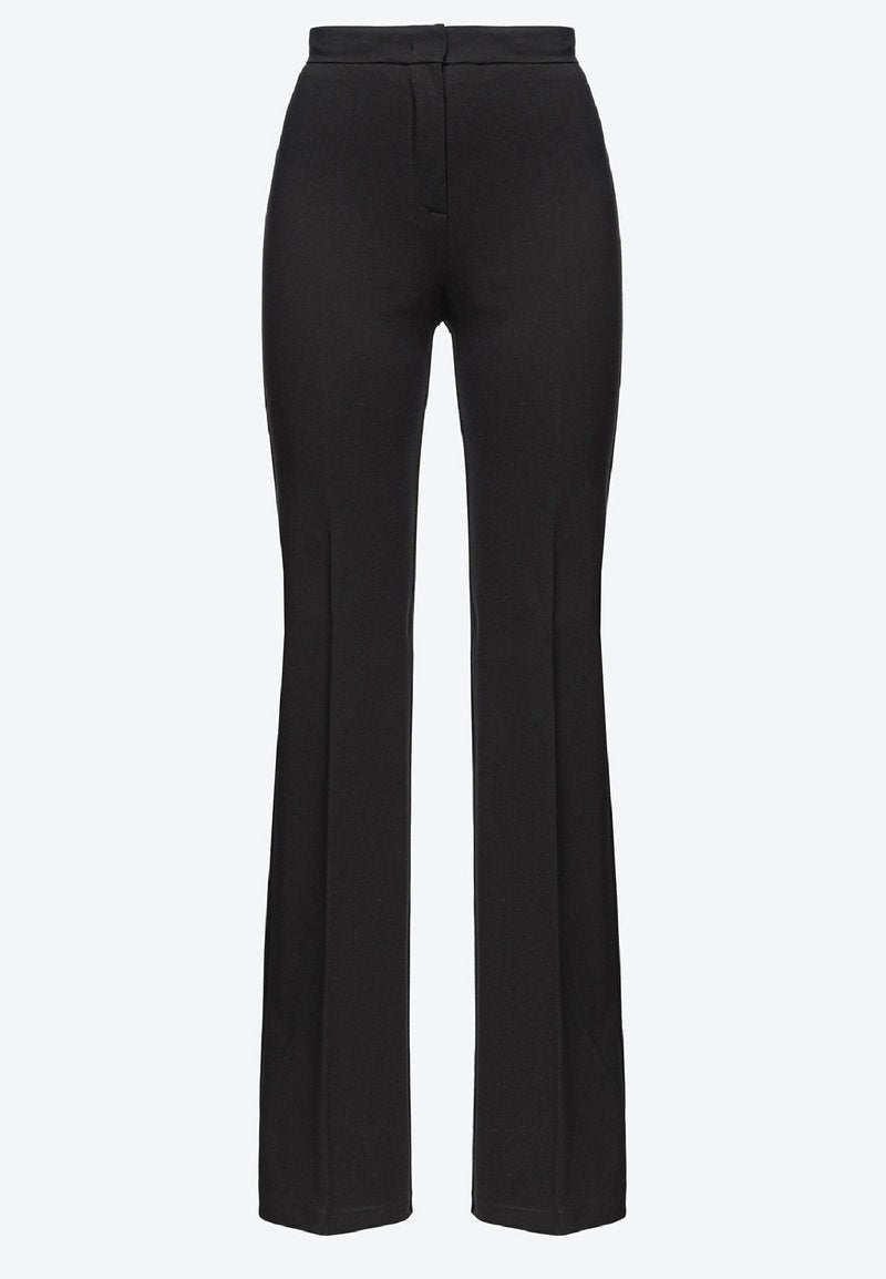 Schwarze weit ausgestellte Hose aus glattem Stoff mit hohem Bund, vorderem Reißverschluss und taillierter Passform, geeignet für verschiedene Anlässe.