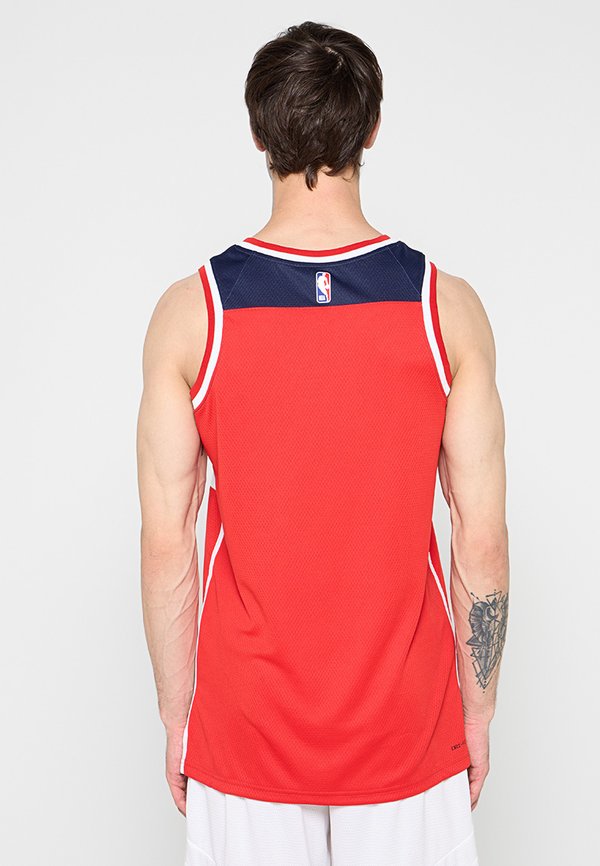 Nike Performance