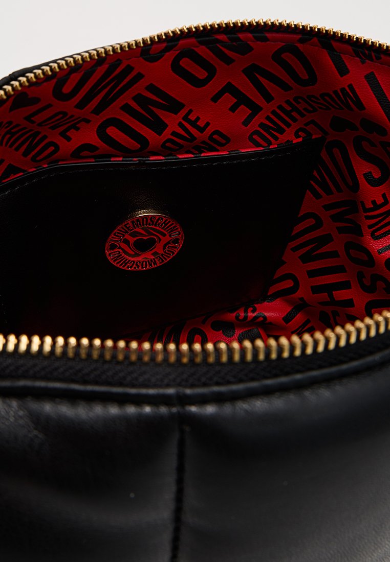 Love Moschino