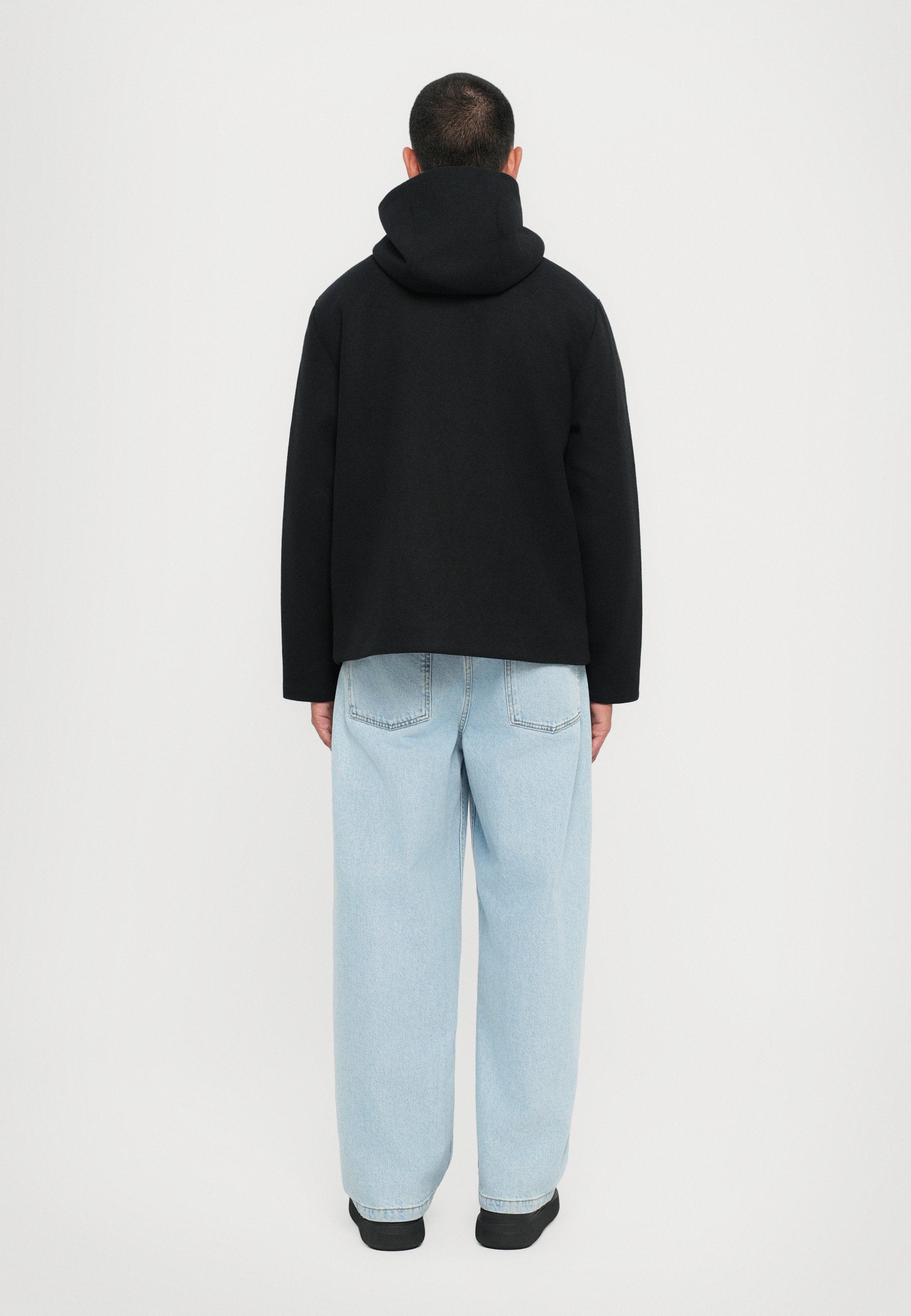MOUNTAIN JACKET Media 4