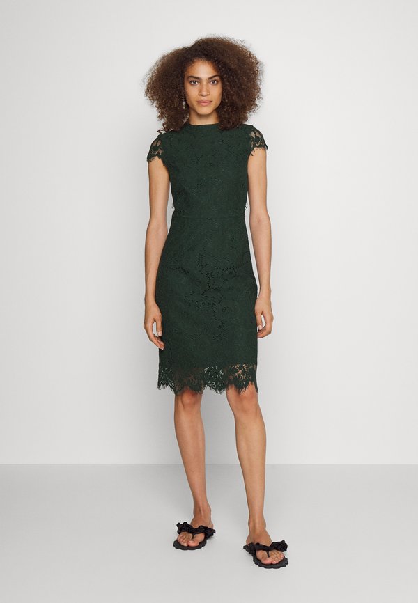 IVY OAK MARA