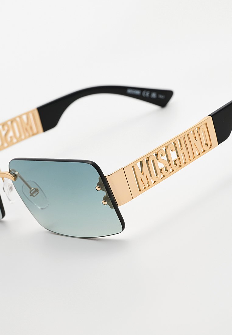 MOSCHINO