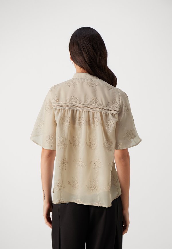 Bruuns Bazaar GILLYWINEBBMATEA SHIRT