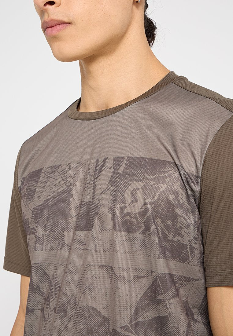 REGULAR FIT Media 3