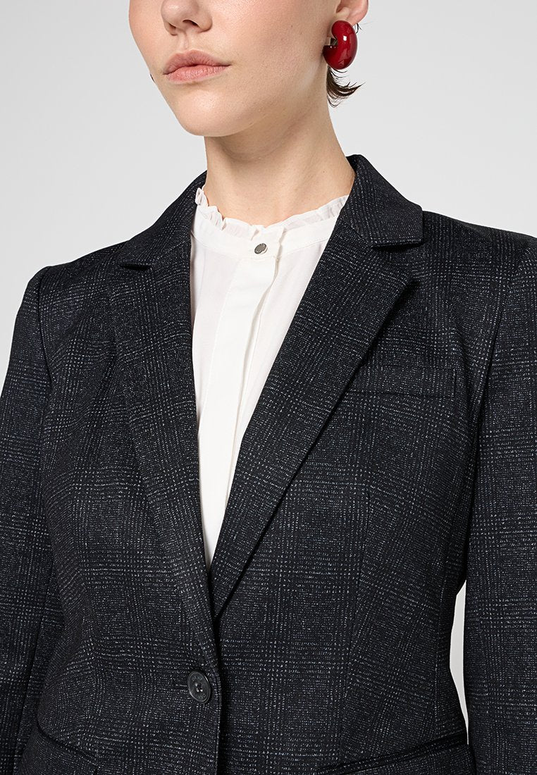 DKNY