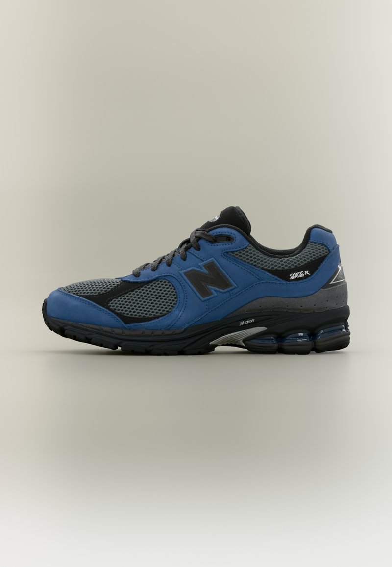 U2002 UNISEX Media 1