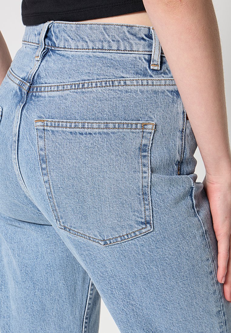 & OTHER STORIES FAVOURITE CUT