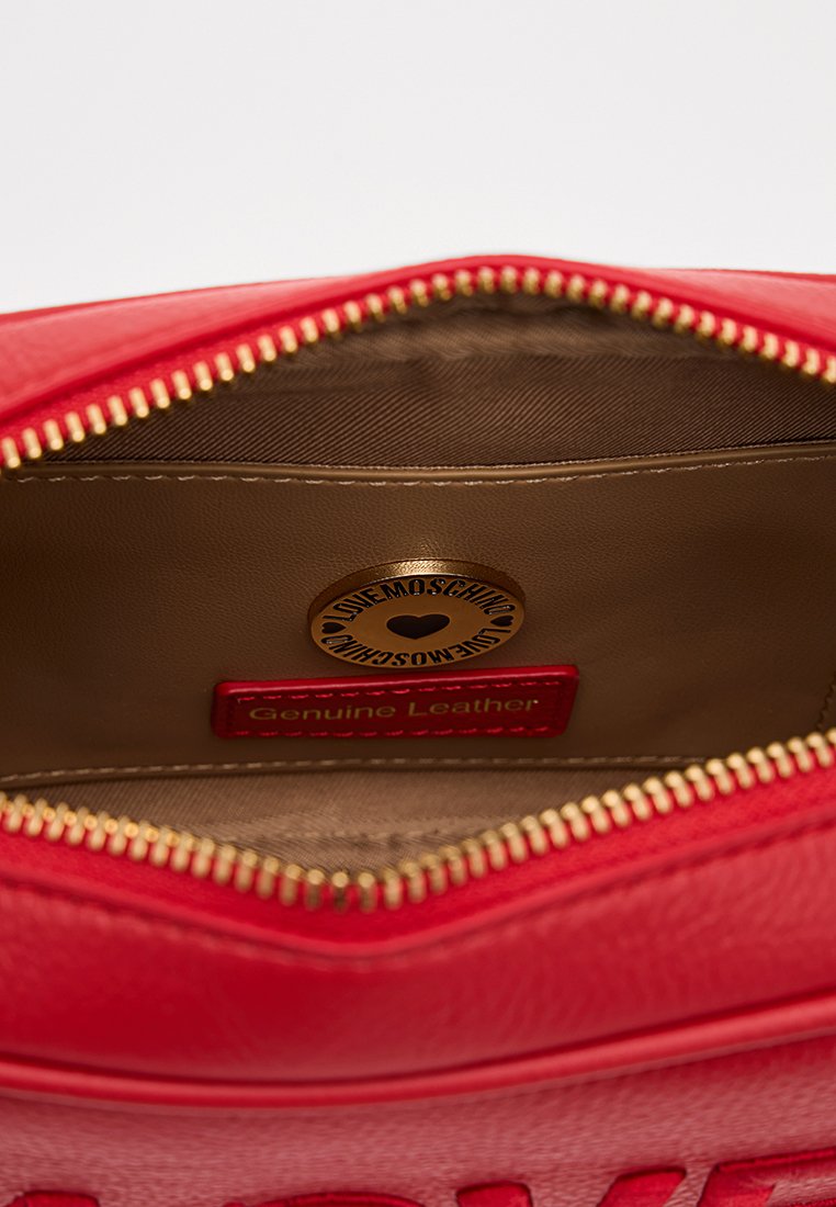 Love Moschino