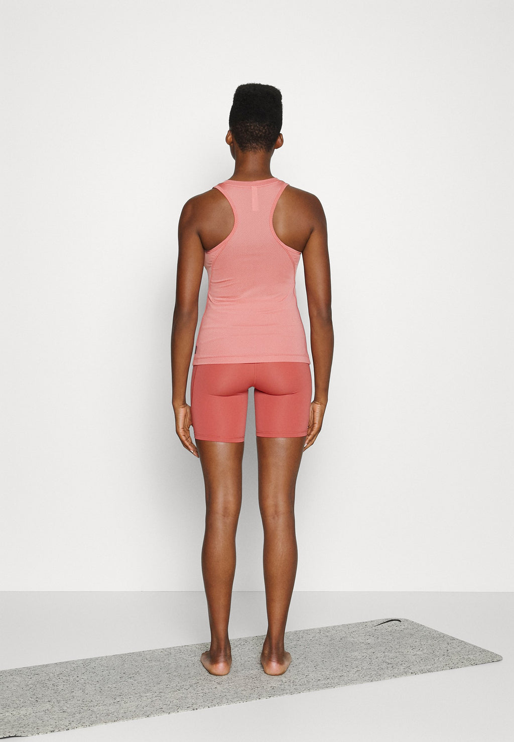 Athleta ULTIMATE STASH SHORT