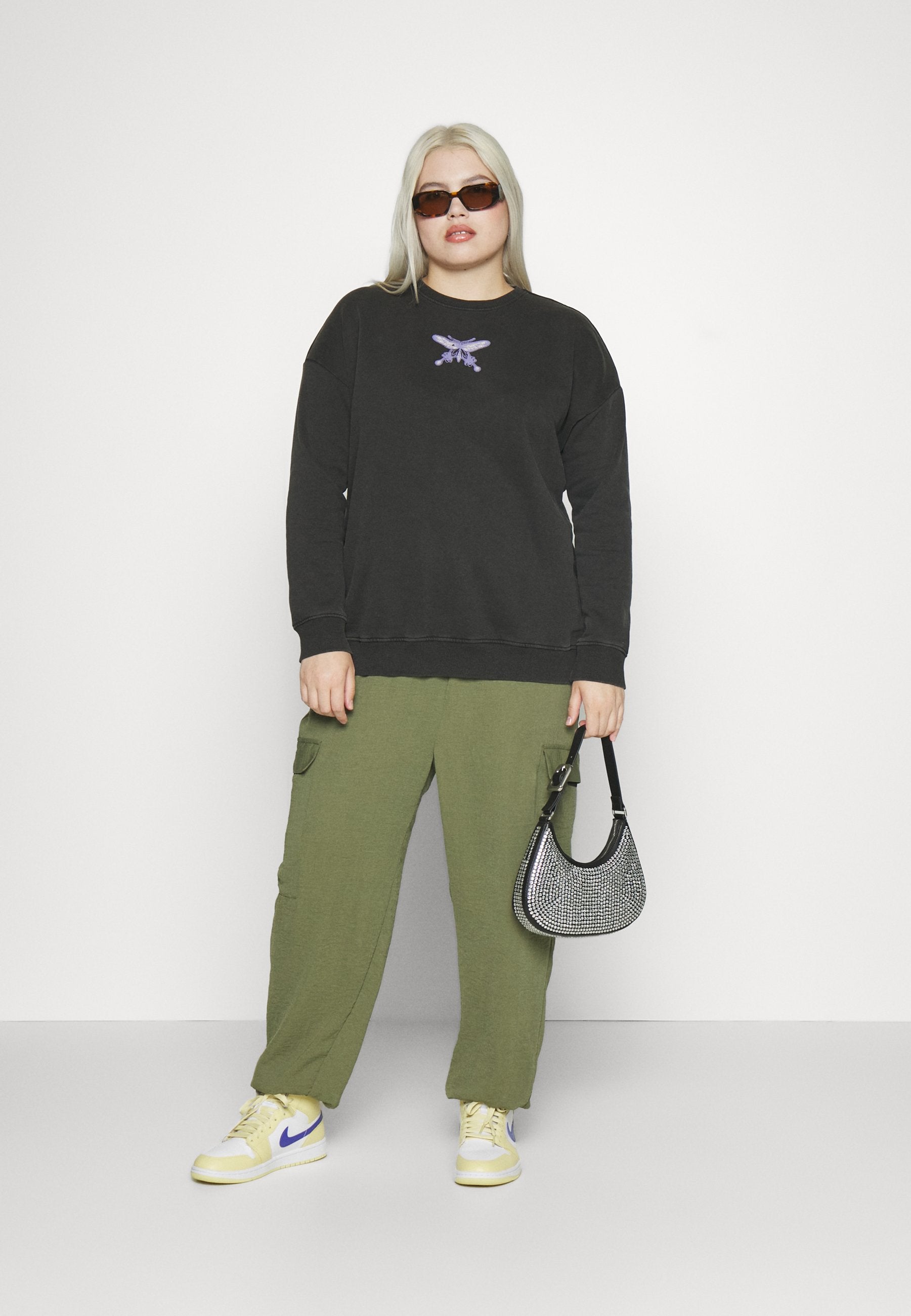 CARAYO JACKIE PANTS Media 2