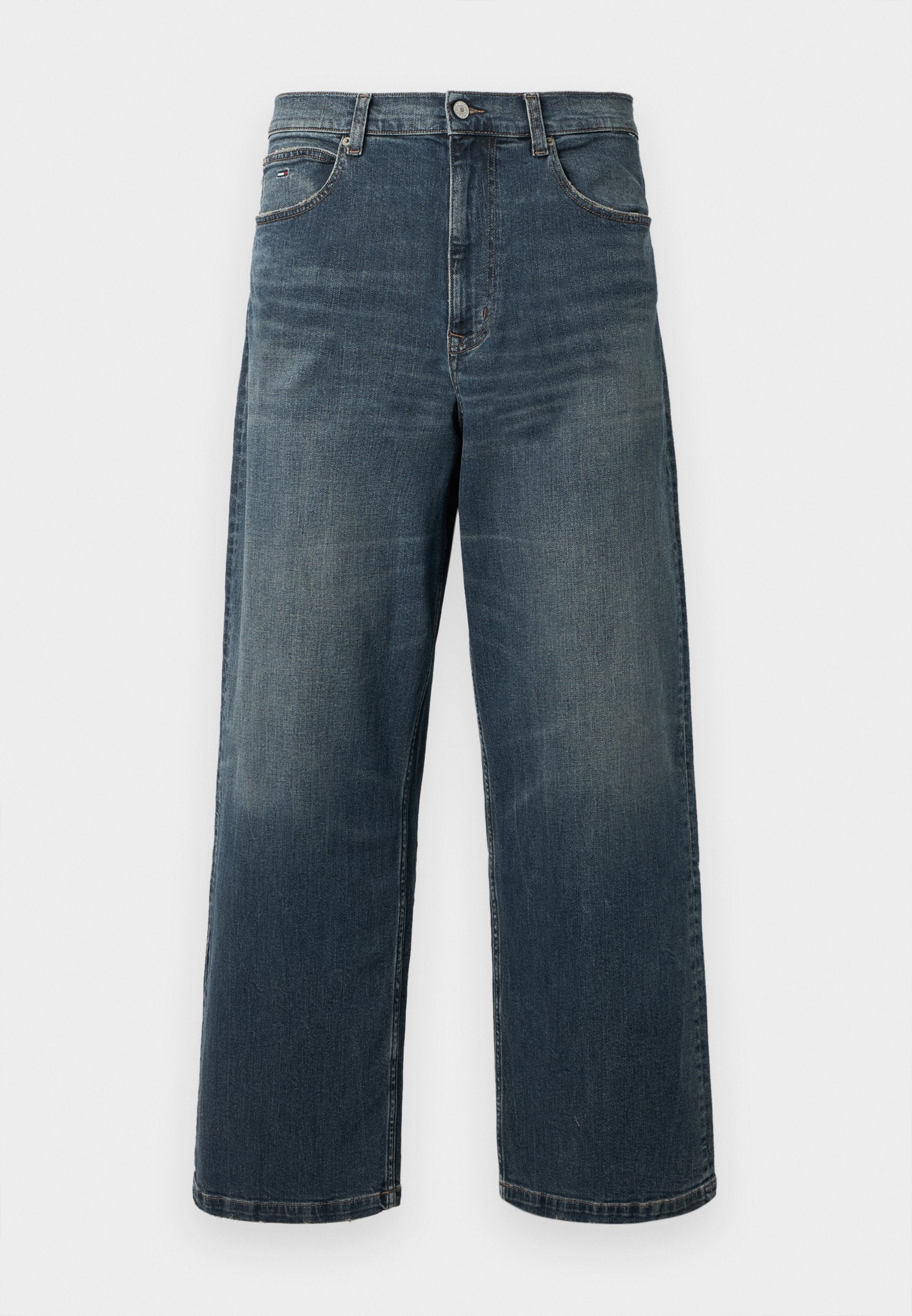 Weite Jeans in dunkelblauer Denim-Optik mit einem ausgewaschenen Finish, fünf Taschen und robusten Nähten. Knopfverschluss am Bund.