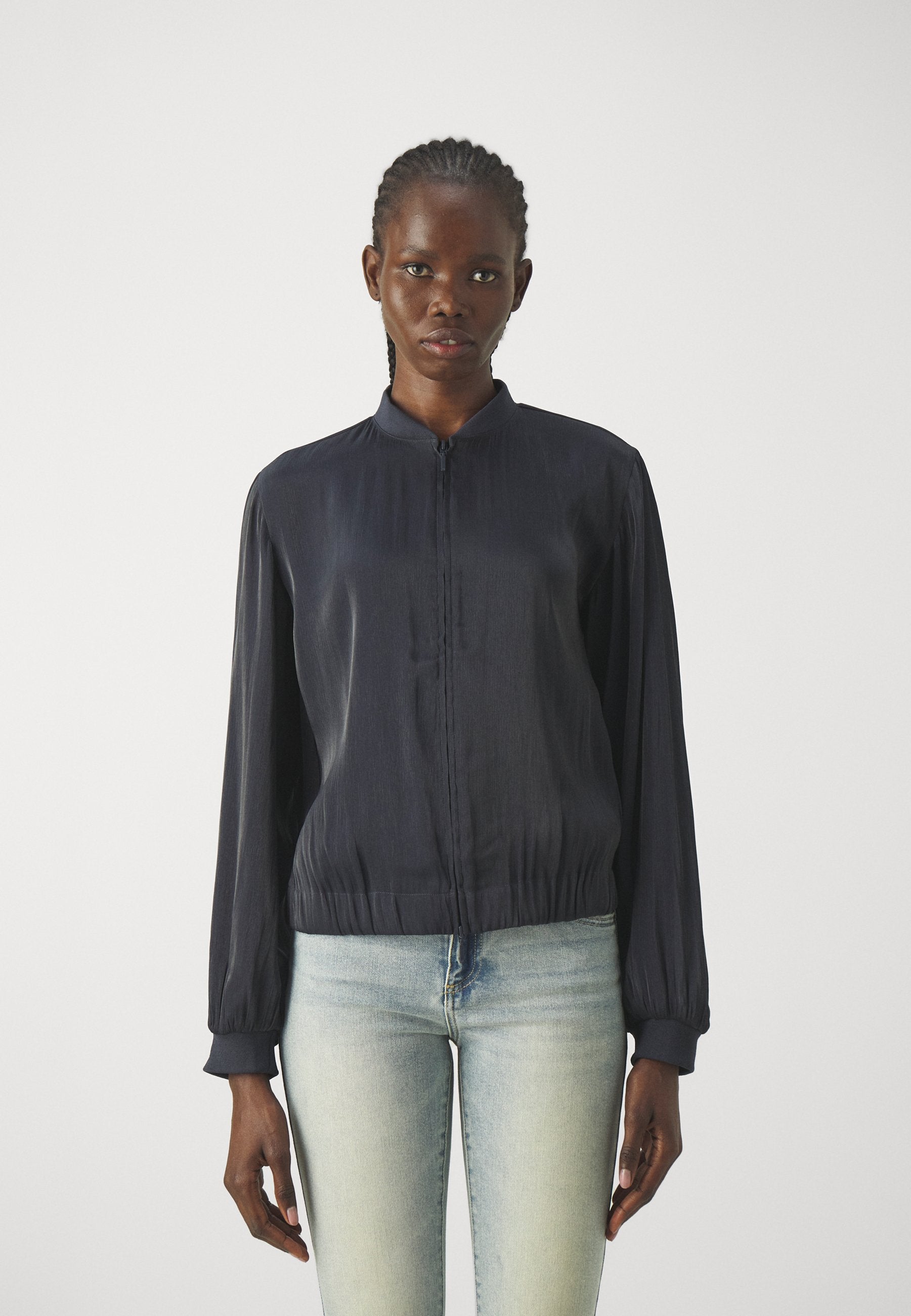 BLOUSON Media 3