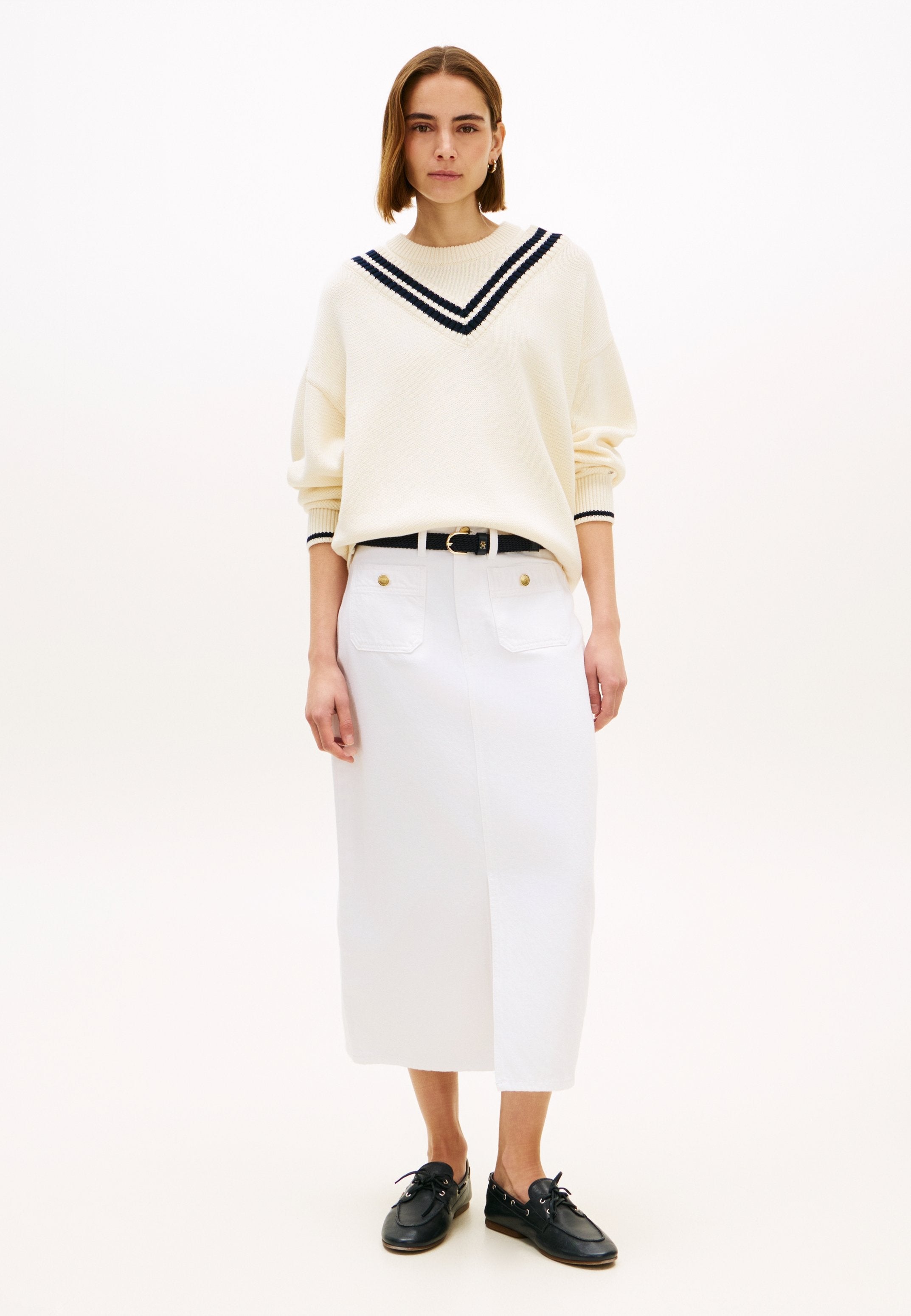 GOLD-TONE BUTTON WHITE DENIM MIDI SKIRT Media 2