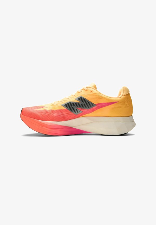 New Balance SC ELITE V5 LONDON MARATHON - Road running shoes - tangerine heat white peach