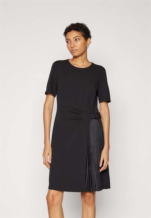 DKNY JEWEL NECK