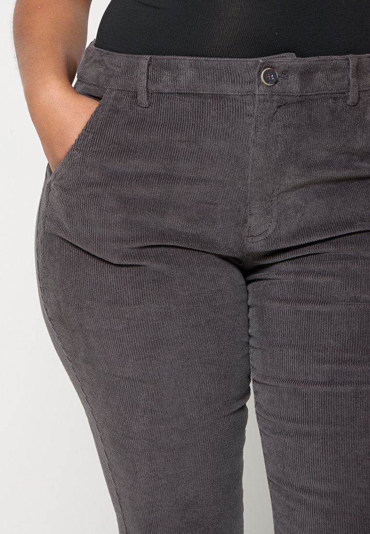 SLIM FIT Media 6