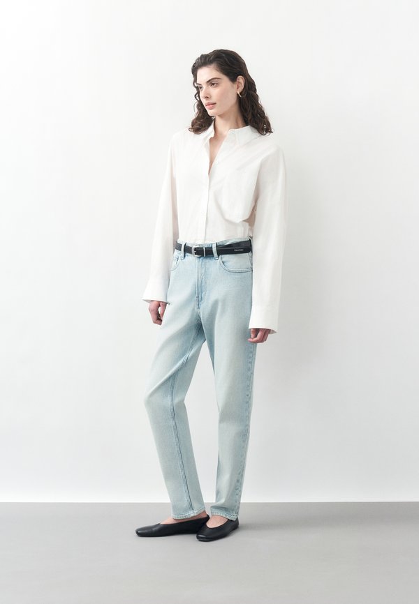 Calvin Klein Jeans NEW MOM JEAN