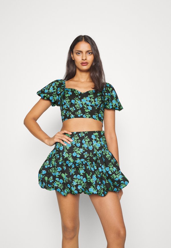 IN THE STYLE PERRIE SIAN FLORAL PUFF SLEEVE CROP