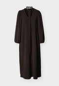 Dunkelbraunes Midikleid mit langen, gepufften Ärmeln, V-Ausschnitt und schmaler Stoffschleife am Hals.