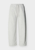 Hellgraue Jogginghose mit elastischem Bund und Kordelzug, geradem Beinverlauf, schlichtes Design.