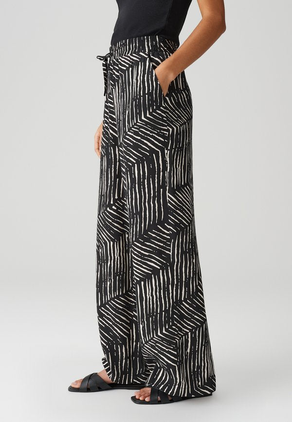 OPUS RISE WIDE FIT
