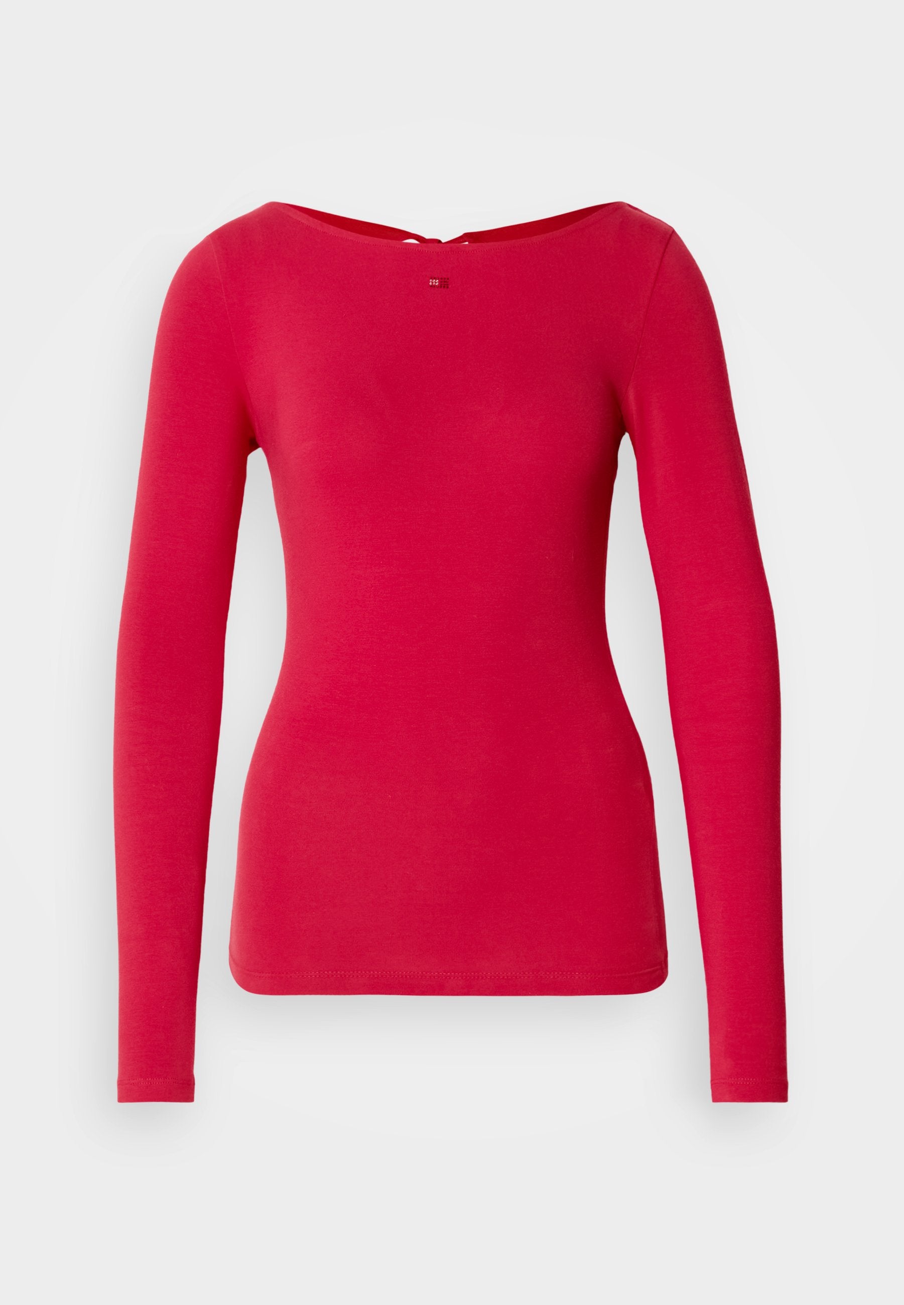 Rotes Langarmoberteil mit weitem Ausschnitt und figurbetontem Design. Hergestellt aus weichem Stoff mit glatter Textur. Verfügt über einen Schlüssellochverschluss auf der Rückseite.
