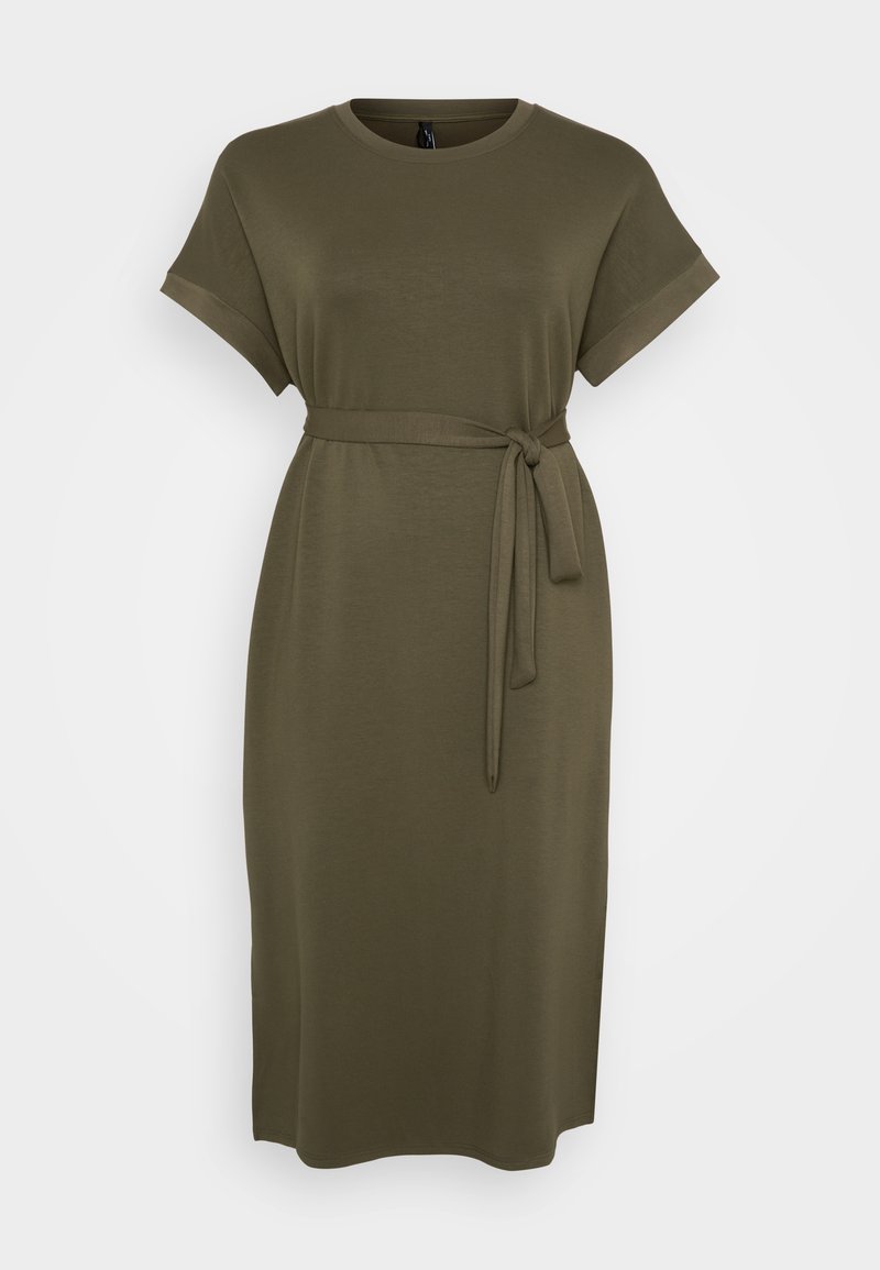 Olivgrünes, kurzärmeliges Kleid mit Rundhalsausschnitt und einem Gürtel, der in der Taille gebunden ist. Aus einem glatten, weichen Stoff gefertigt. Gerader Schnitt bis zum Saum.