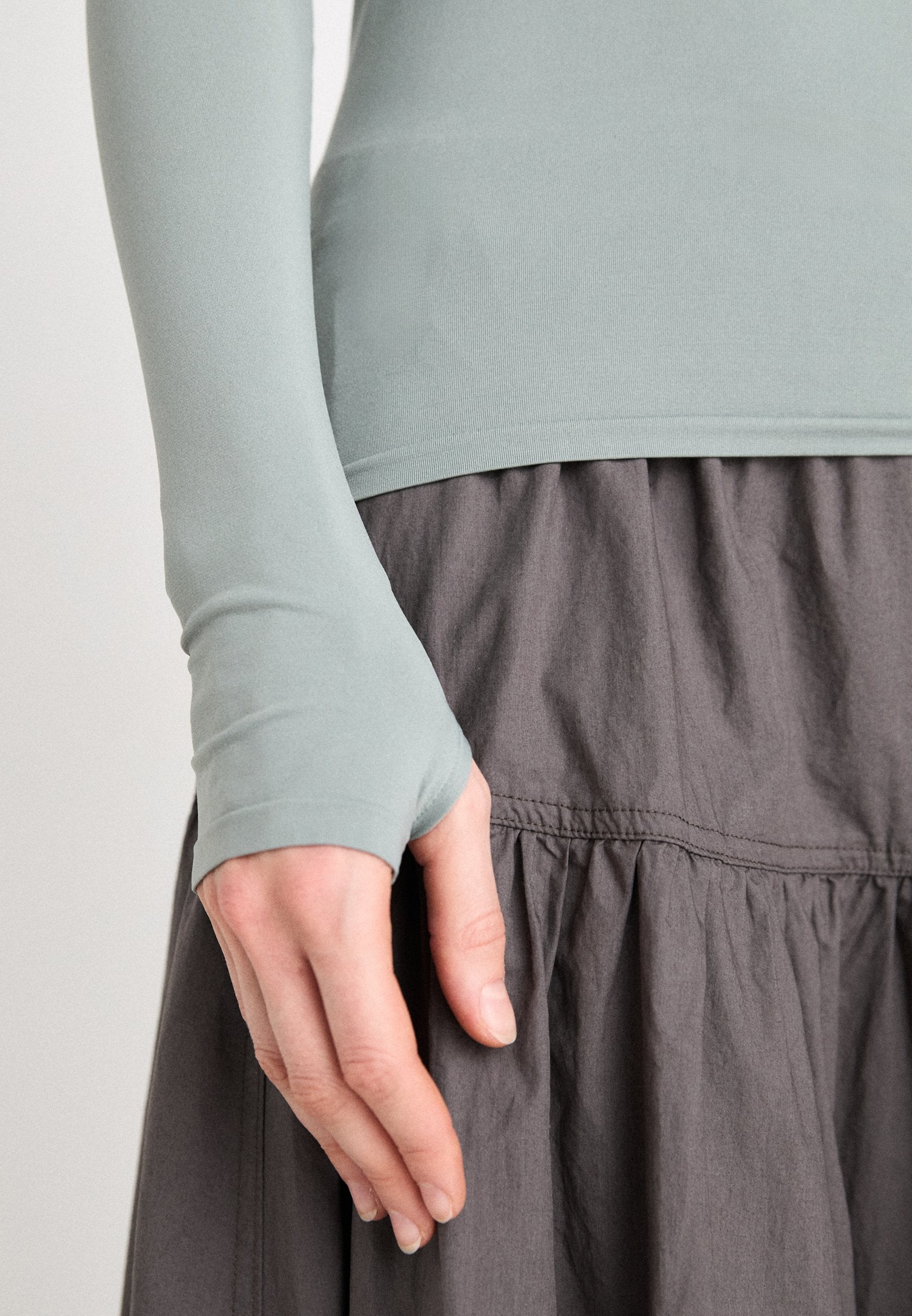 Weekday OPEN BACK SEAMLESS LONGSLEEVE