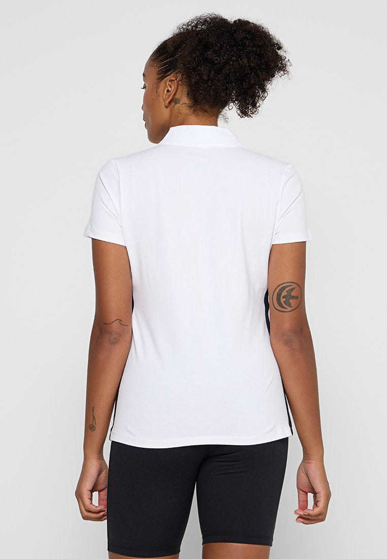 DKNY Sport